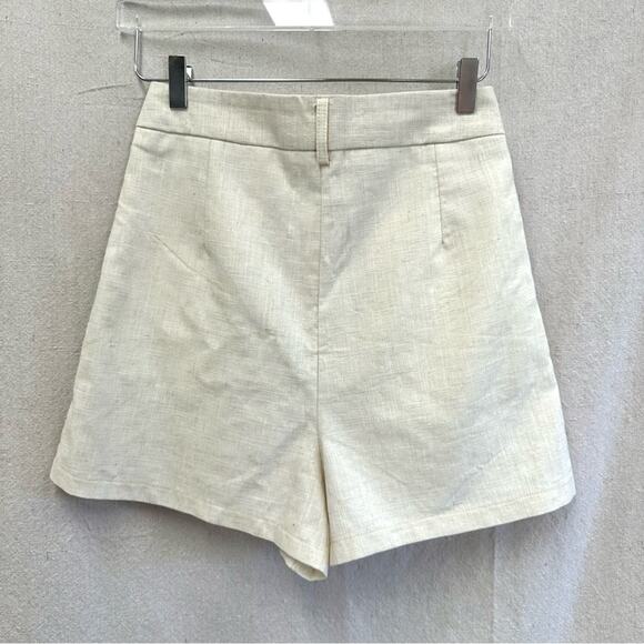 Goodnight Macaroon beige tailored A line textured shorts size large‎ high rise - Picture 4 of 14